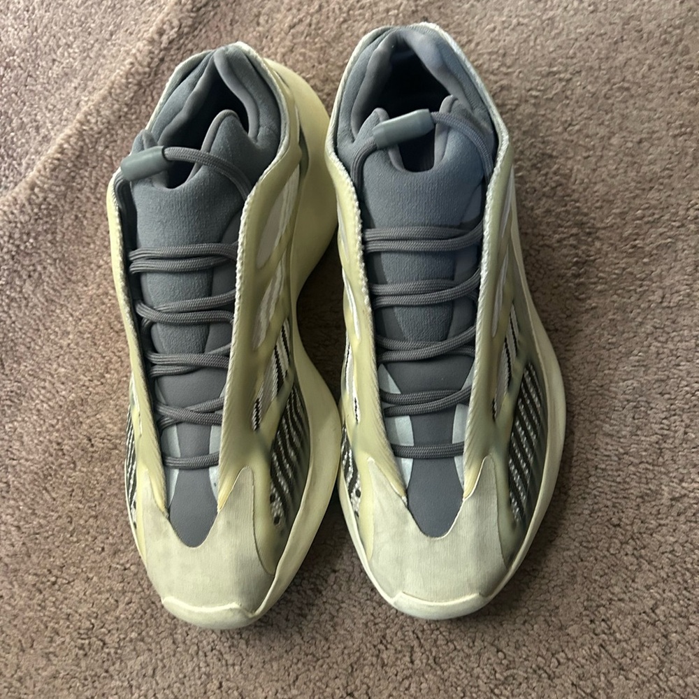 Yeezy 700